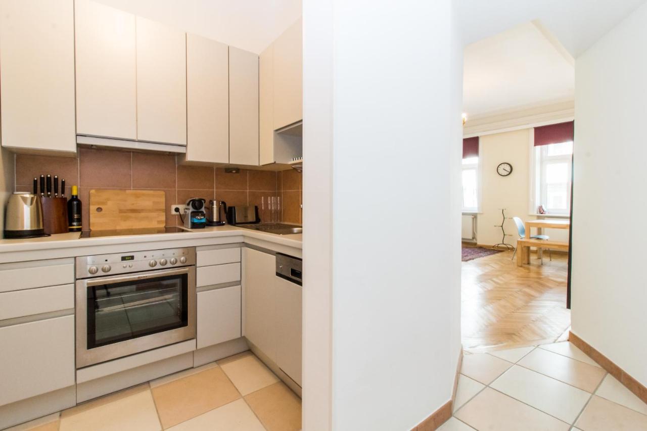 Beautiful Viennese Apartment Luaran gambar